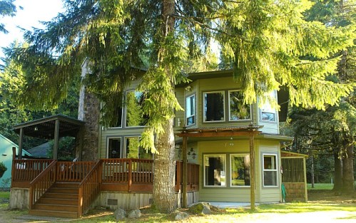 Geyer exterior MLS lakefront 2013-10-14 16.28.06